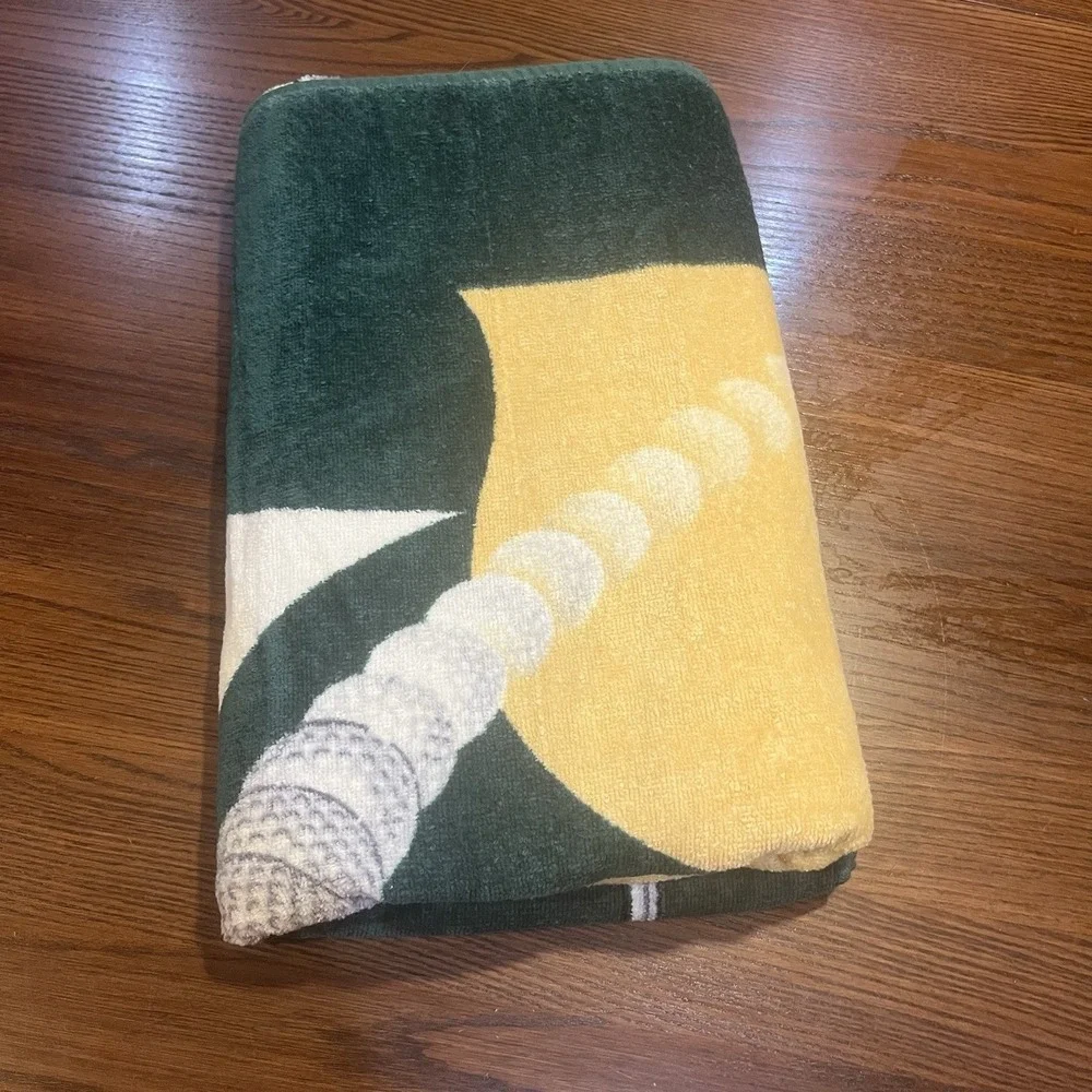 Vintage Hilasal Golf Beach Towel 19th Hole Clubs Flag Ball 100% Cotton Green